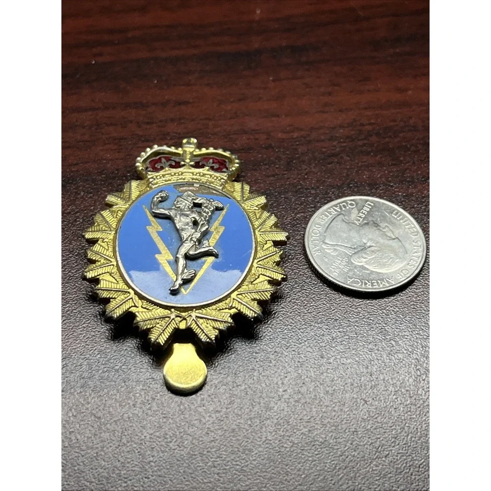 Canadian Forces Signals Communications Branch Cap Badge‎